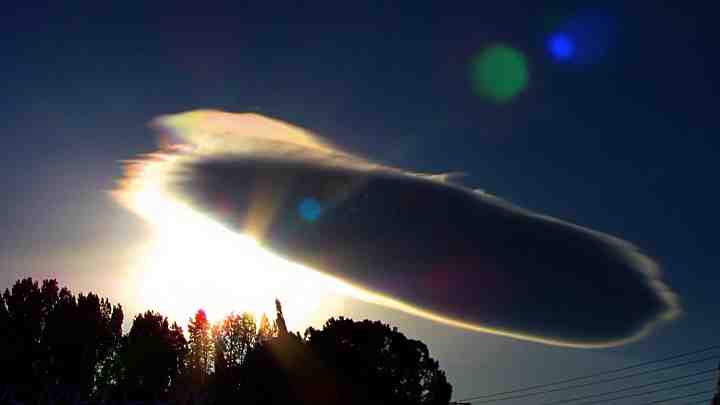 Amazing UFO Lenticular cloud and X-Files X 1280x720 Time: 02:11