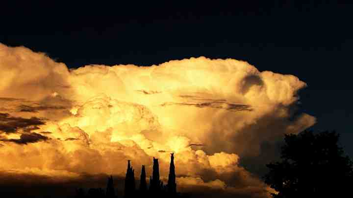 Creepy Cloud Face Timelapse 9-23-2011 1280x720 Time: 00:37